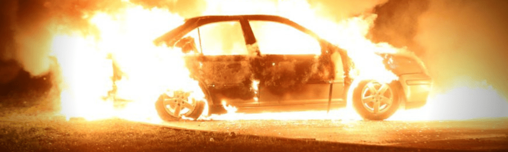 Une véhicule en feu dans le col de Sainte-Marie&nbsp;!
